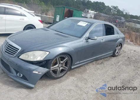 2007 Mercedes-Benz S 550 z USA, uszkodzony, nr VIN WDDNG71X67A042222
